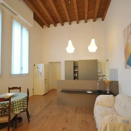Διαμέρισμα Domus Palazzo Roccabonella